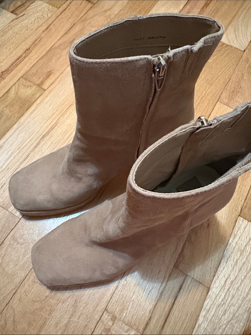 Dolce Vita Women’s Tan Suede Block Heel Ankle Boots